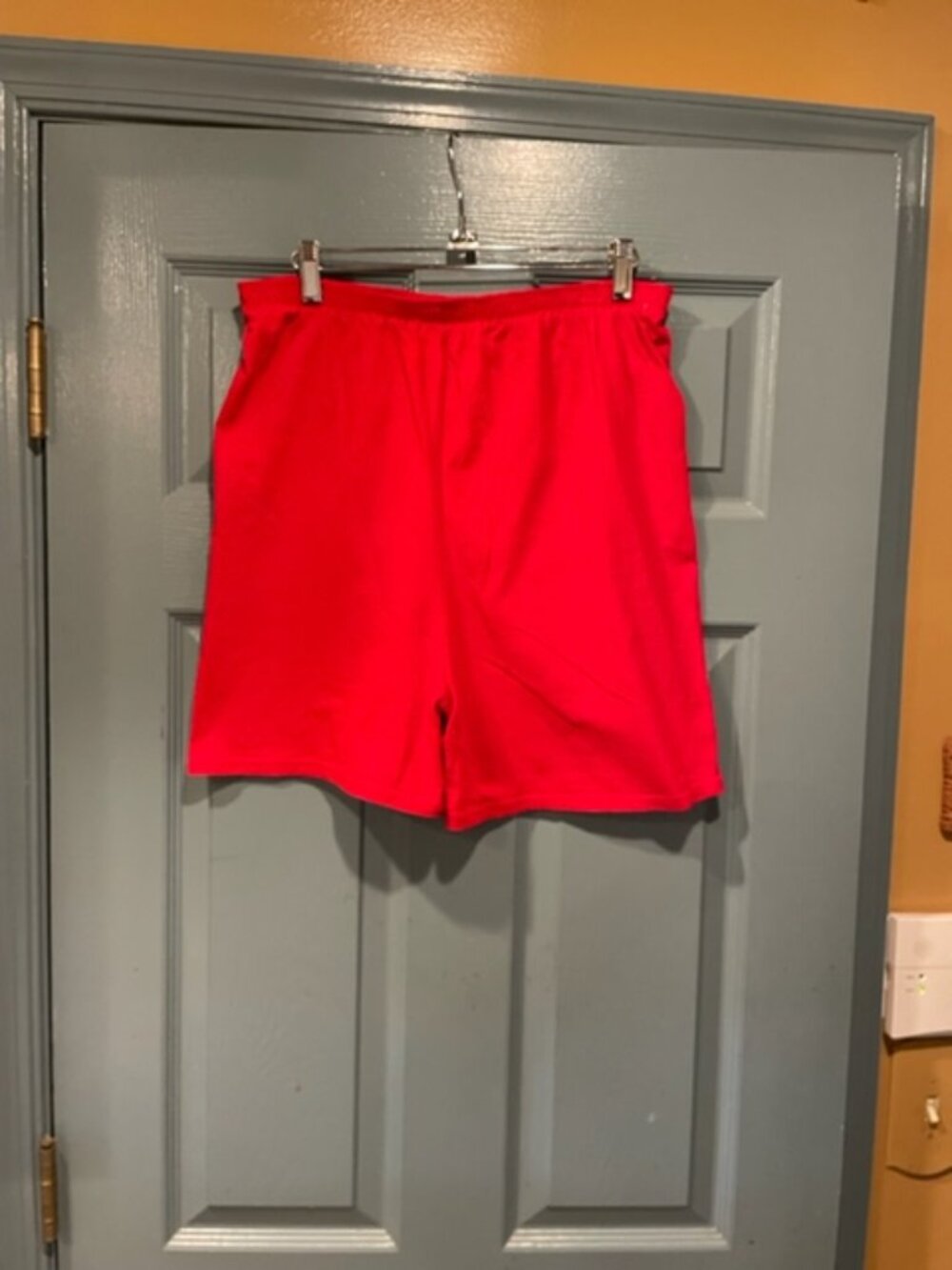 Trend Basics red shorts, M, cotton never worn, circa 80s